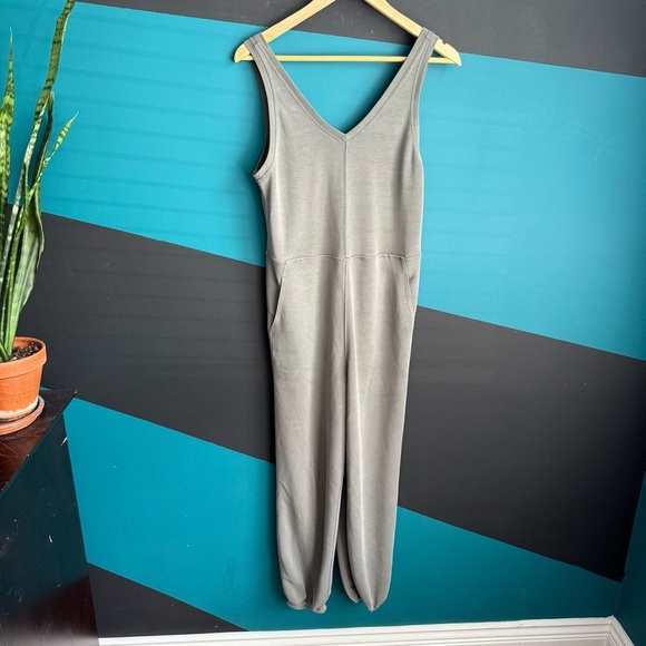 Lululemon Ease of it All V-Neck Jumpsuit
Grey Sage size 4 - Picture 3 of 16
